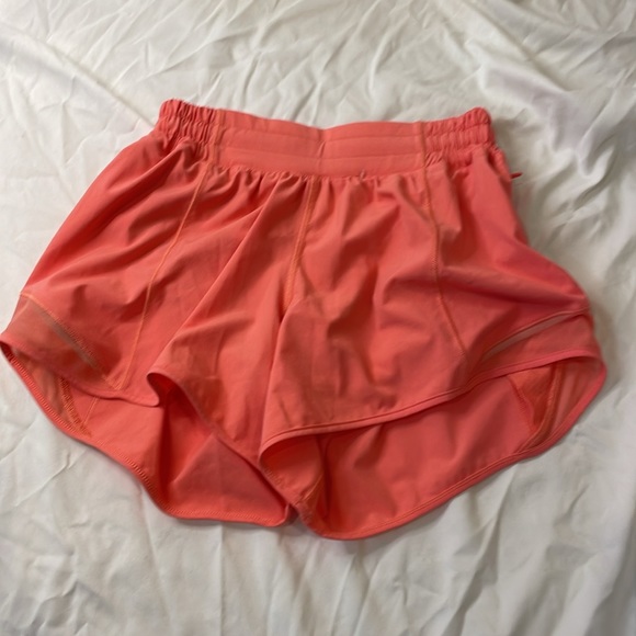 Lululemon Raspberry Cream Hotty Hot Shorts Sz 4 - Picture 7 of 7